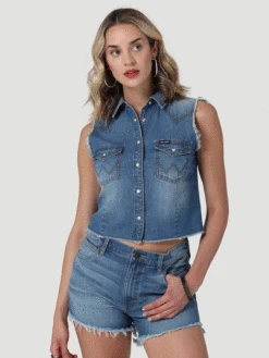 Wrangler 112332237 Womens Sleeveless Frayed Denim Crop Shirt Denim